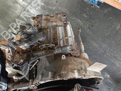 Used Gearbox HYUNDAI TUCSON (JM) 2.0 CRDi All-wheel Drive (140 hp) 21311721