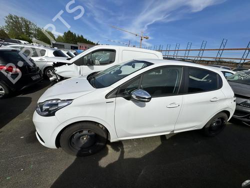 Fuse box PEUGEOT 208 I (CA_, CC_) 1.2 VTI 82 | BP21305074E1 