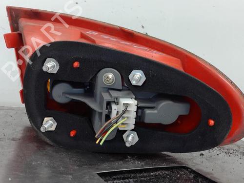 Used Right taillight ALFA ROMEO 147 (937_) 1.9 JTDM 8V (937.AXD1A, 937.AXU1A, 937.BXU1A) (120 hp) 21315720