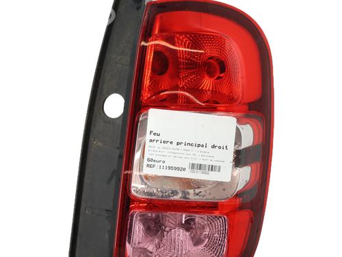 Højre baglygte DACIA DUSTER (HS_) 1.2 TCe 125 (125 hp) 28954093