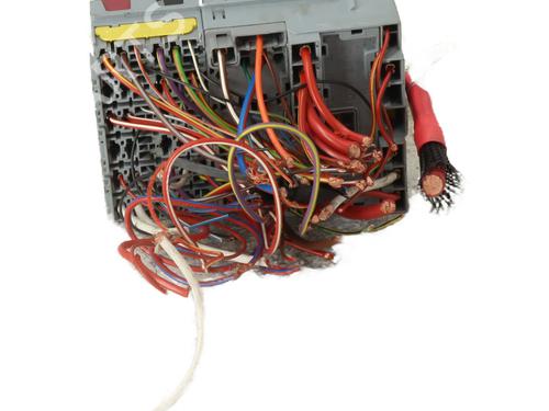 Used Fuse box Fuse box FIAT 500X (334_) 1.3 D Multijet (334AXH1A) (95 hp) 32698423 32698423