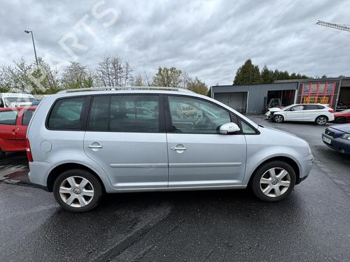Left headlight VW TOURAN (1T1, 1T2) 2.0 TDI | BP21298804C28 