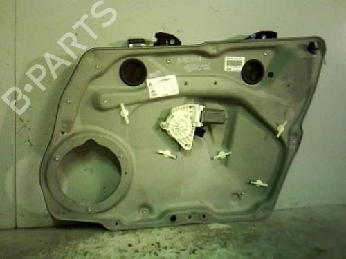 Moteur de lève-vitre avant droit MERCEDES-BENZ A-CLASS (W169) A 180 CDI (169.007, 169.307) (109 hp) 21369254
