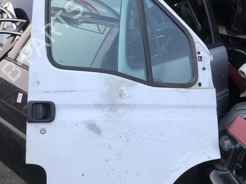 Used Right front door RENAULT MASTER II Van (FD) 2.5 dCi (120 hp) 21316146