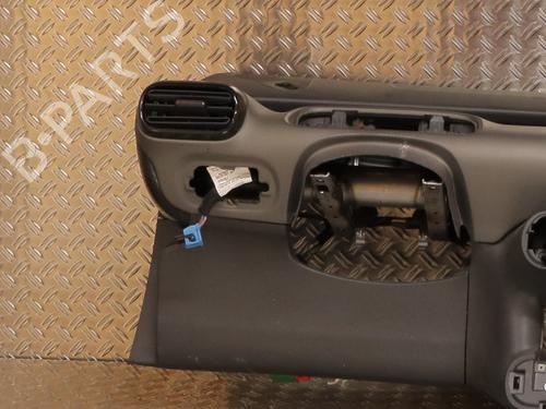 Used Dashboard Dashboard CITROËN C4 CACTUS 1.2 VTi 82 (82 hp) 26678519 26678519