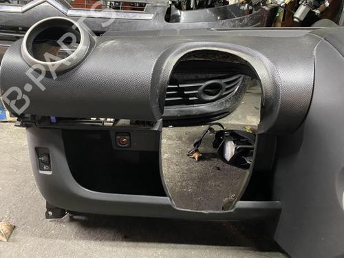 Used Dashboard Dashboard PEUGEOT 107 (PM_, PN_) 1.4 HDi (54 hp) 21299143 21299143