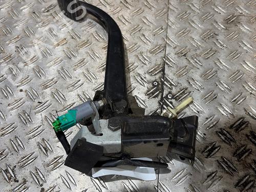 Used Clutch pedal Clutch pedal 38563199 38563199
