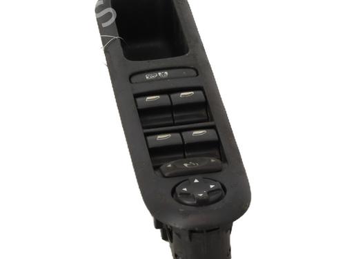 Used Left front window switch PEUGEOT 3008 I MPV (0U_) 2.0 HDi Hybrid4 (163 hp) 32440119