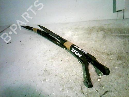 Used Front windshield wiper arm HYUNDAI SANTA FÉ I (SM) 2.0 CRDi 4x4 (125 hp) 21321793