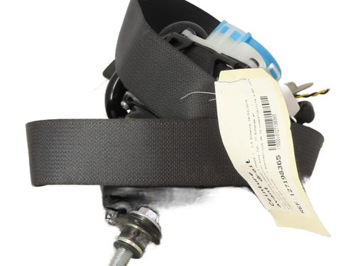 front-right-seatbelt-kia-carens-iv-2013-36304650 main image
