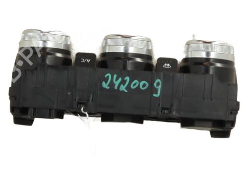 climate-control-renault-arkana-i-lcm_-ldn_-2019-23825515 main image