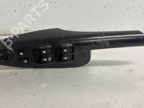 Used Left front window switch HYUNDAI TUCSON (JM) 2.0 CRDi All-wheel Drive (140 hp) 21372317