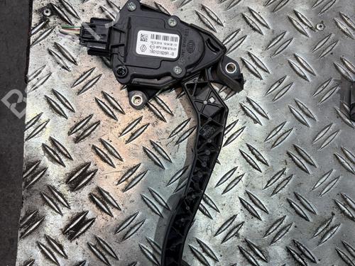 Used Pedal Pedal 30492032 30492032