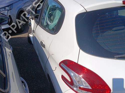 Right headlight PEUGEOT 208 I (CA_, CC_) 1.4 HDi | BP32168119C29 