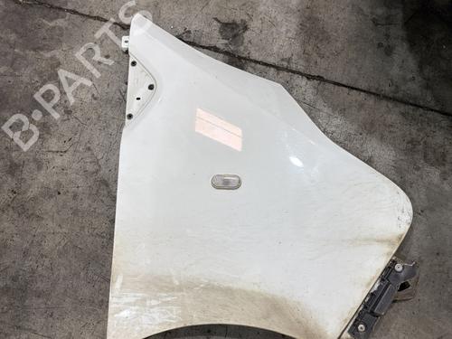 Used Right front fenders Right front fenders 37474136 37474136