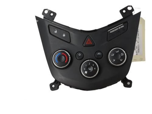 AC Styreenhet / Manøvreringsenhet CHEVROLET AVEO Hatchback (T300) 1.2 (69 hp) 21308824