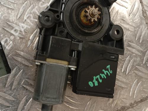 Portierruitmotor rechtsvoor RENAULT MEGANE III Hatchback (BZ0/1_, B3_) 1.5 dCi (BZ09, BZ0D, BZ1W, BZ29, BZ14) (110 hp) 23813802