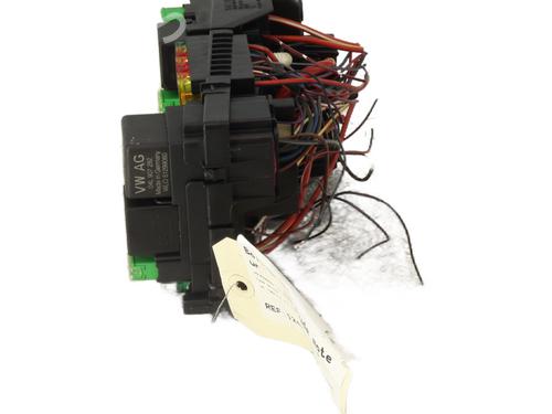 Used Fuse box Fuse box VW GOLF VII (5G1, BQ1, BE1, BE2) [2012-2021] 33992712 33992712