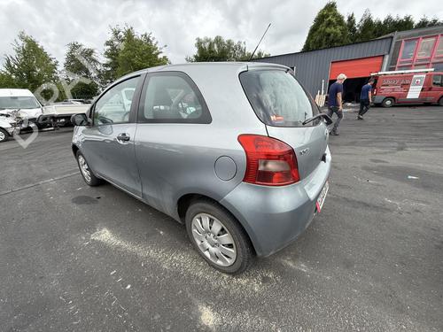 Left front window motor TOYOTA YARIS (_P9_) 1.0 VVT-i (KSP90_, KSP90R) | BP26388924E21 
