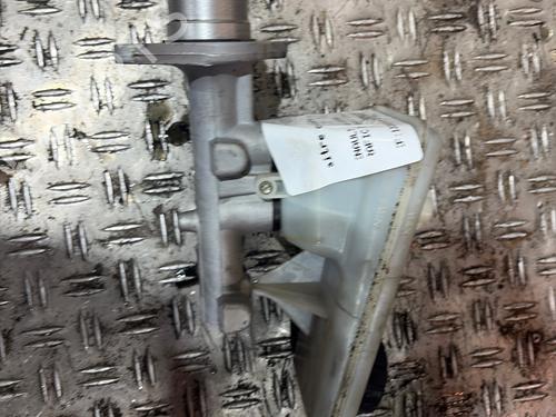 Brake master cylinder RENAULT TRAFIC II Bus (JL) 2.0 dCi 90 (JL00, JL01, JL0H, JL0M, JL0P, JL0S) | BP38923405M77 - Image 3