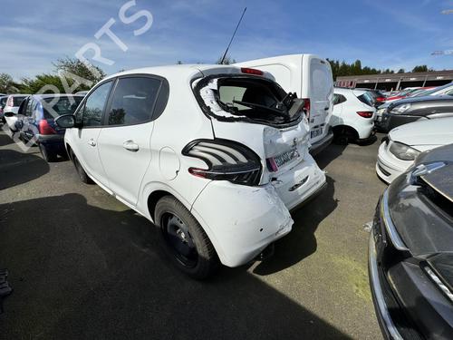 Fuse box PEUGEOT 208 I (CA_, CC_) 1.2 VTI 82 | BP21305074E1 