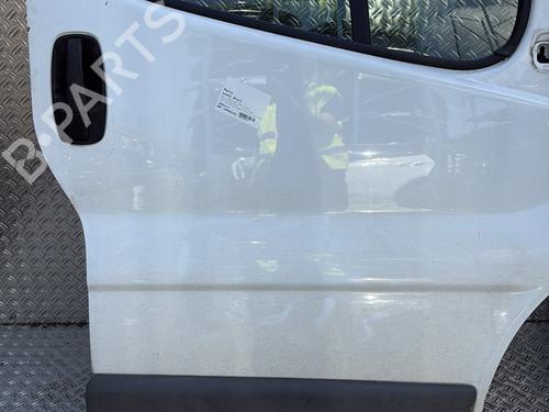 Right front door OPEL VIVARO A Van (X83) 2.0 CDTI (F7) 93194148