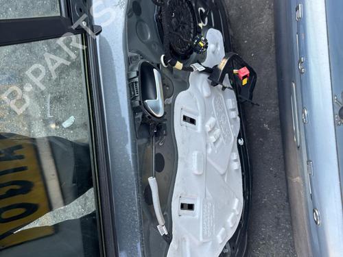 Used Left front door Left front door 37474245 37474245