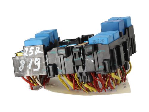 fuse-box-renault-captur-i-j5_-h5_-2013-28496206 main image