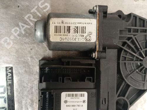 Left front window motor VW GOLF VI (5K1) 1.6 TDI | BP23806329E21 