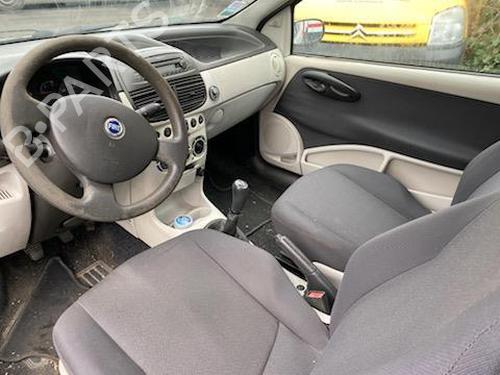 Brugte FIAT PUNTO (188_) 1.3 JTD 16V (70 hp) 4307065