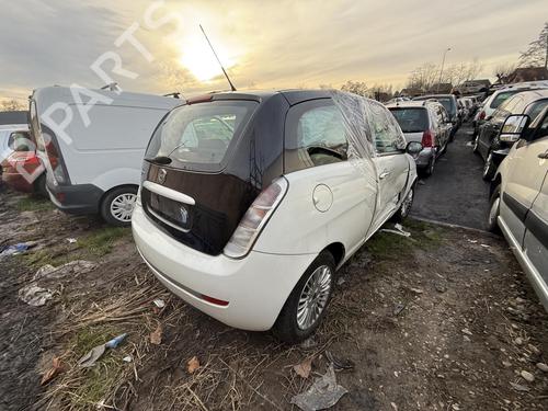 Right front window motor LANCIA YPSILON (843_) 1.2 (843.AXA1A) | BP24584510E20 