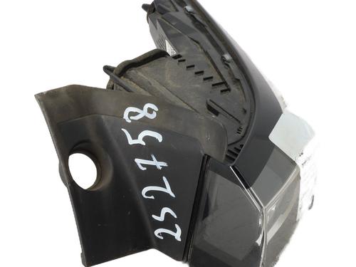 Used Right taillight Right taillight PEUGEOT 308 SW III (FC_, FJ_, FR_, F4_, FN_) PureTech 130 (FRHNSL, FRHNST) (131 hp) 29492156 29492156