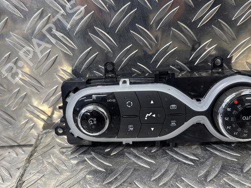 Used Climate control RENAULT ZOE (BFM_) ZOE (88 hp) 21870552