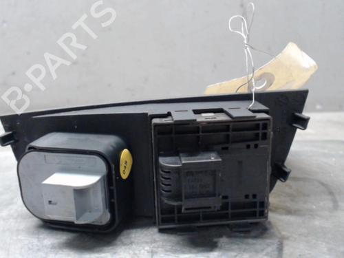 Used Left front window switch Left front window switch AUDI A1 (8X1, 8XK) 1.6 TDI (105 hp) 21313543 21313543