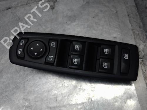 Used Left front window switch RENAULT MEGANE III Grandtour (KZ0/1) 1.5 dCi (KZ09, KZ0D, KZ1G, KZ29, KZ14, KZ1W, KZ10, KZ1F,... (110 hp) 21375576