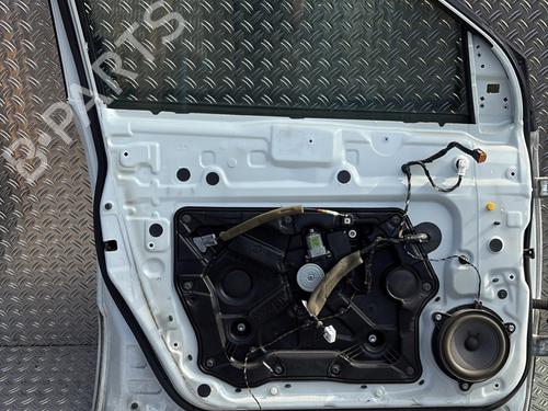 Left front door RENAULT KOLEOS I (HY_) 2.0 dCi 4x4 (HY0K) | BP26582552C2 