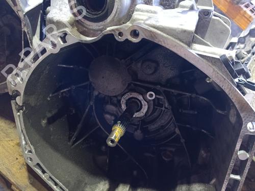 gearbox-renault-megane-iv-hatchback-b9amn_-2015-34171231 main image