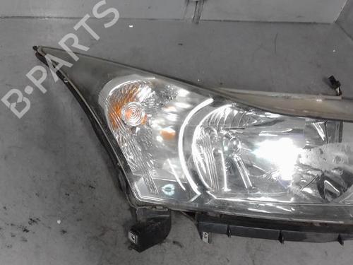 Right headlight CHEVROLET CRUZE (J300) 2.0 CDI | BP21319773C29 