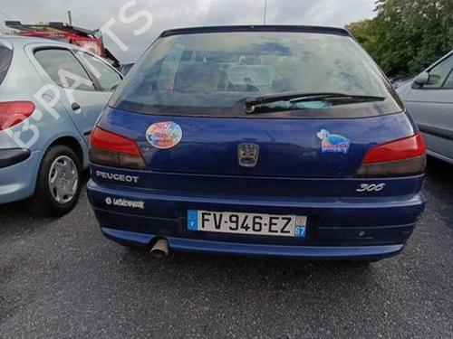 Gebruikte PEUGEOT 306 Hatchback (7A, 7C, N3, N5) 1.6 (89 hp) 3264952 Onderdelen