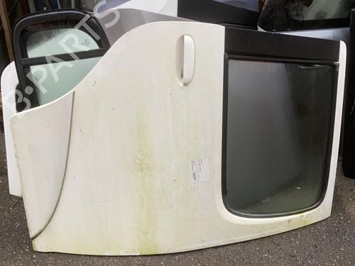Used Right rear door TOYOTA YARIS VERSO (_P2_) 1.3 (NCP20_, NCP22_, NCP20R, NCP22R) (86 hp) 21371676