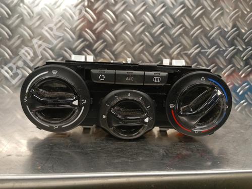 Climate control PEUGEOT 208 I (CA_, CC_) 1.6 BlueHDi 100 | BP24493964I5