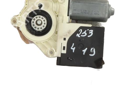 Used Right front window motor Right front window motor VW GOLF V (1K1) 2.0 TDI (170 hp) 28482475 28482475