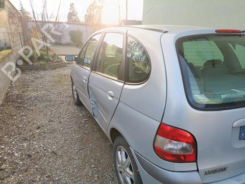 Faro izquierdo RENAULT SCÉNIC I MPV (JA0/1_, FA0_) 1.6 (JA00, JA16, JA15, JA19, JA1V, JA2B, JA2C, JA0B,... | BP30861286C28 