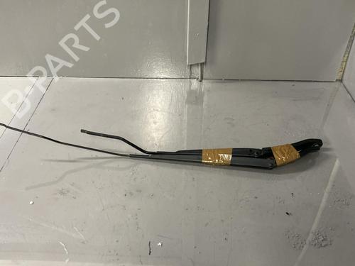 Used Front windshield wiper arm RENAULT MEGANE IV Grandtour (K9A/M/N_) 1.5 dCi 110 (110 hp) 21315226