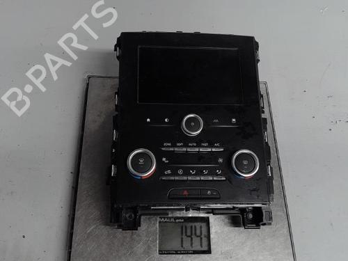 Used Radio RENAULT MEGANE IV Hatchback (B9A/M/N_) 1.2 TCe 130 (B9MR) (130 hp) 21318426