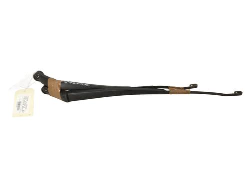 Used Front windshield wiper arm Front windshield wiper arm TOYOTA YARIS (_P9_) 1.4 D-4D (NLP90_, NLP90R) (90 hp) 21302095 21302095
