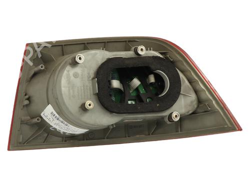 Farolim esquerdo Farolim esquerdo VW PHAETON (3D1, 3D2, 3D3, 3D4, 3D6, 3D7, 3D8, 3D9) 5.0 V10 TDI 4motion (313 hp) 21292931 21292931