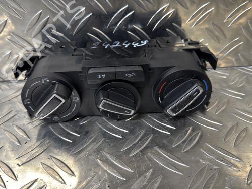 Used Climate control VW POLO V (6R1, 6C1) 1.2 TSI 16V (90 hp) 21727274