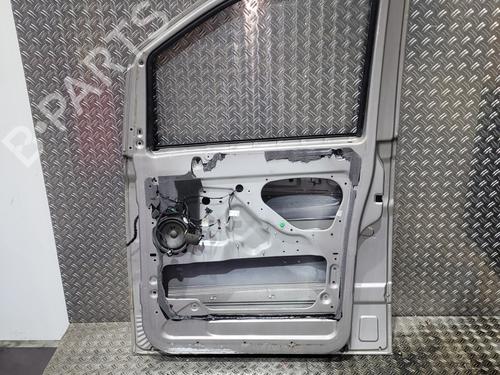 right-front-door-mercedes-benz-vito-bus-w639-2003-35828542 main image