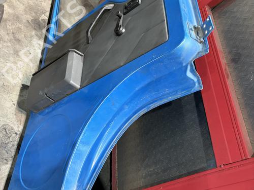 Used Left front door Left front door 37528938 37528938
